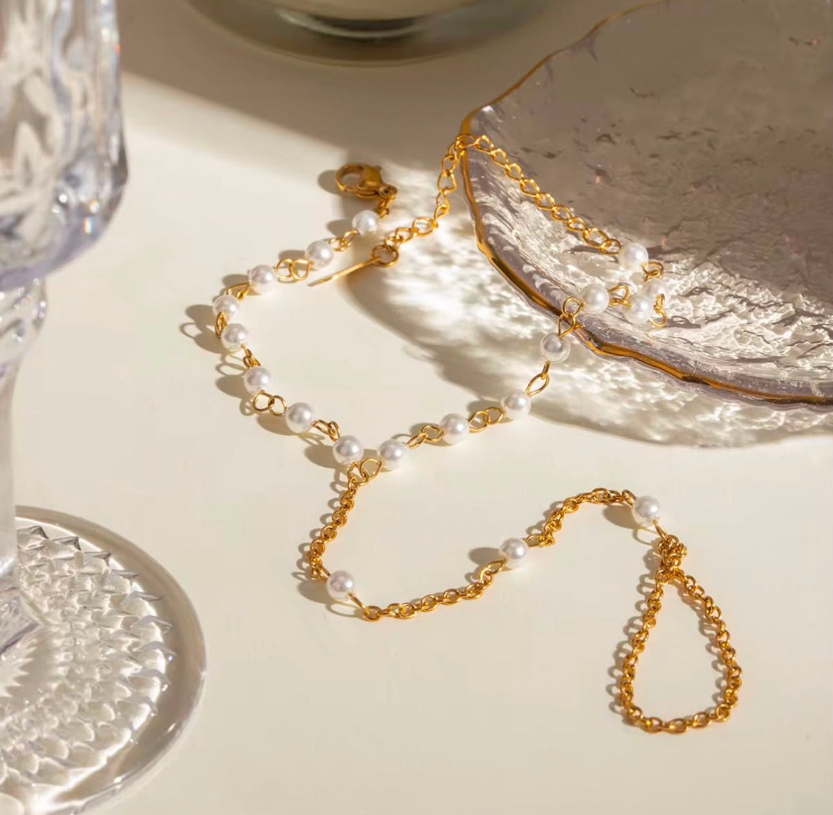 Hand Chain - Pearls