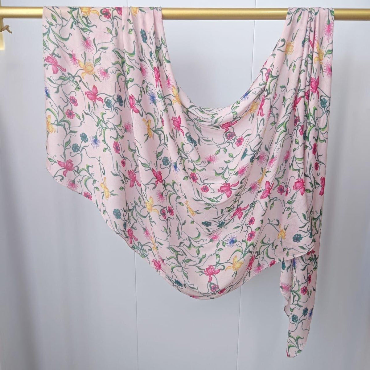 Printed Modal Hijab – Pink Daisy | Premium Modal | Soft Non-Slip Modest Hijab
