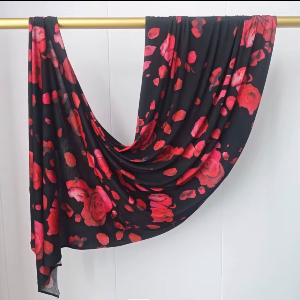 Printed Jersey Hijab - Roses