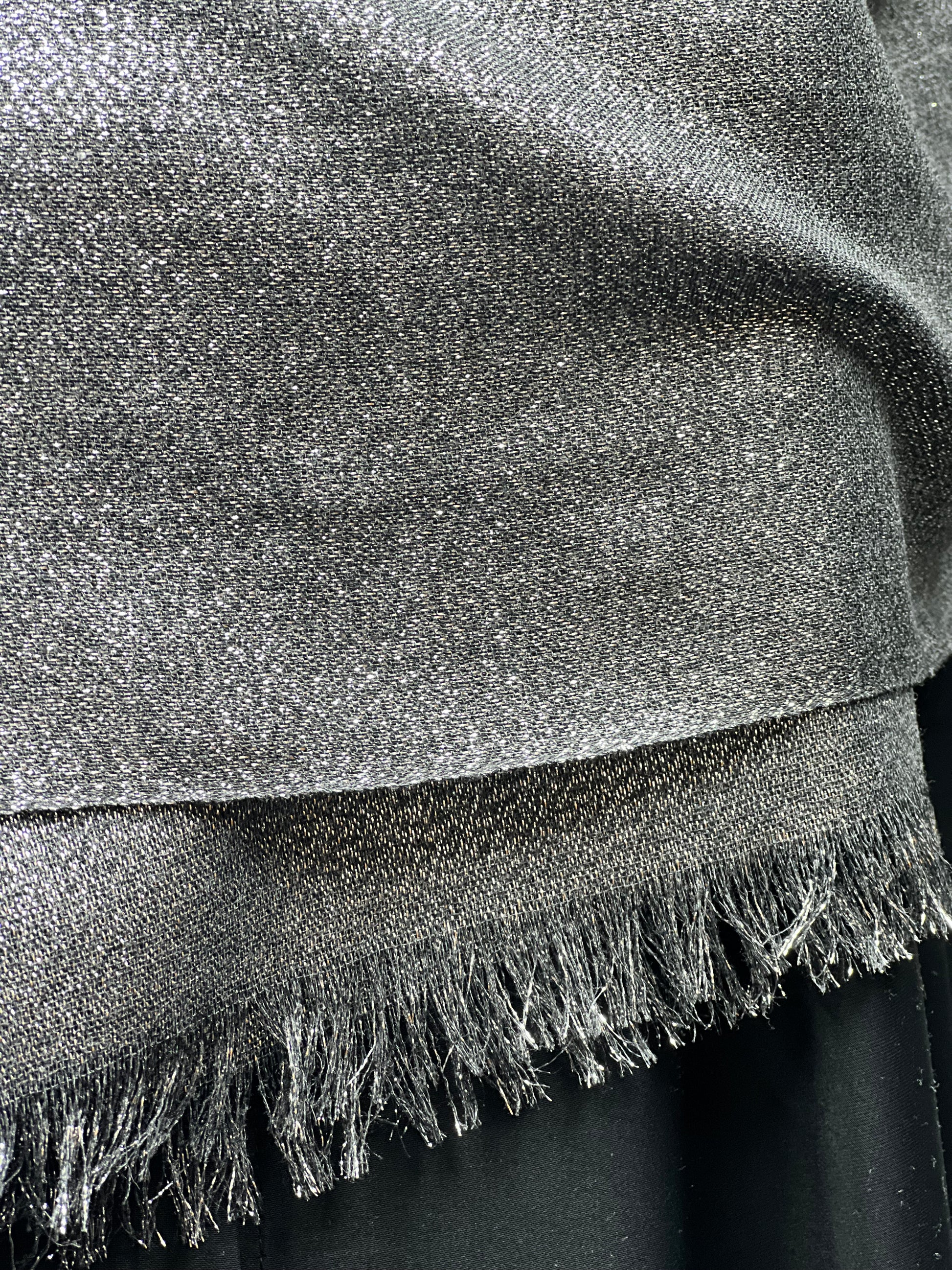 XL Shimmer Viscose Hijab - Black/Silver