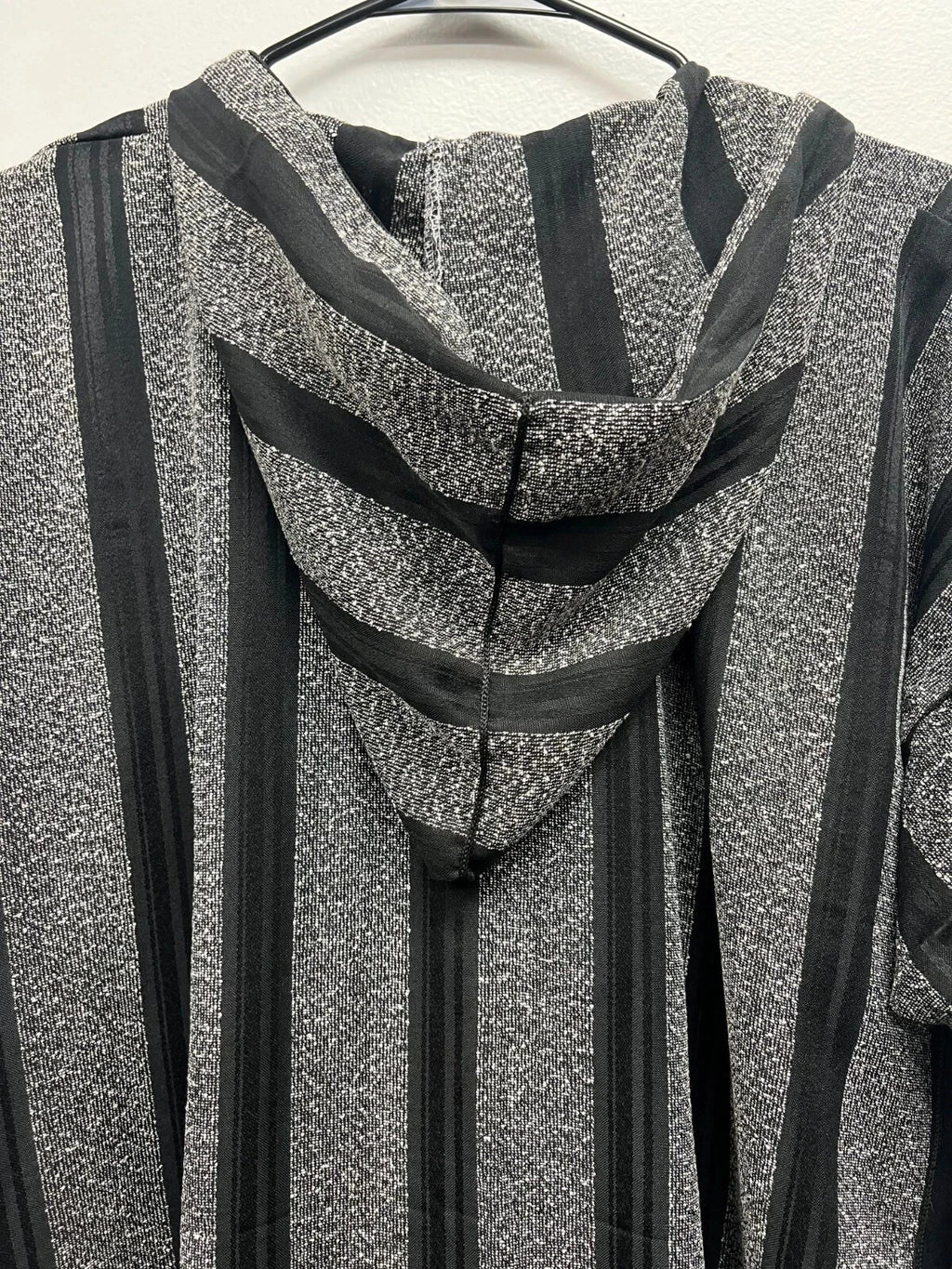 Men's Moroccan Striped Hoodie Thobe - Black/Silver
