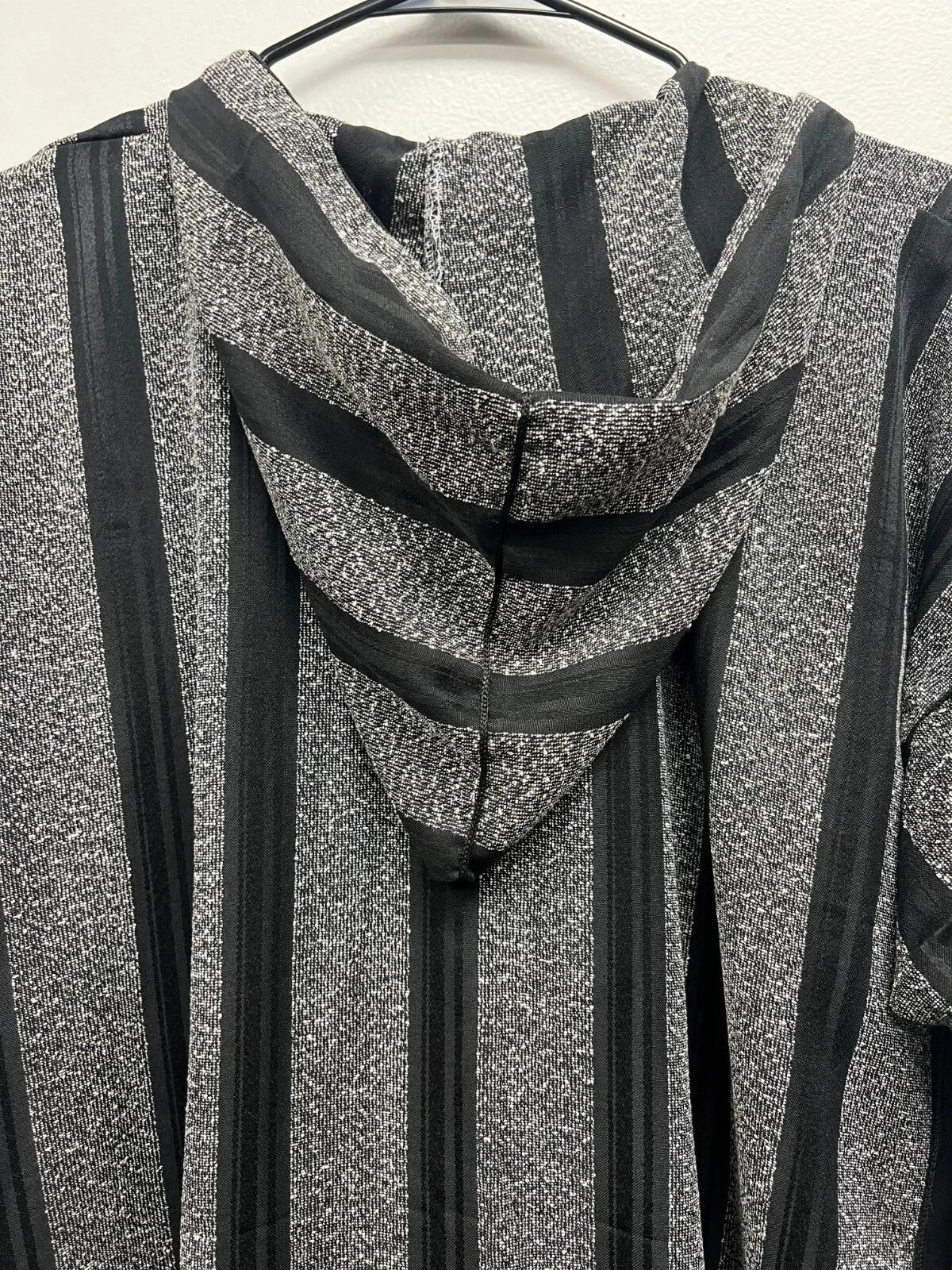 Men's Moroccan Striped Hoodie Thobe - Black/Silver