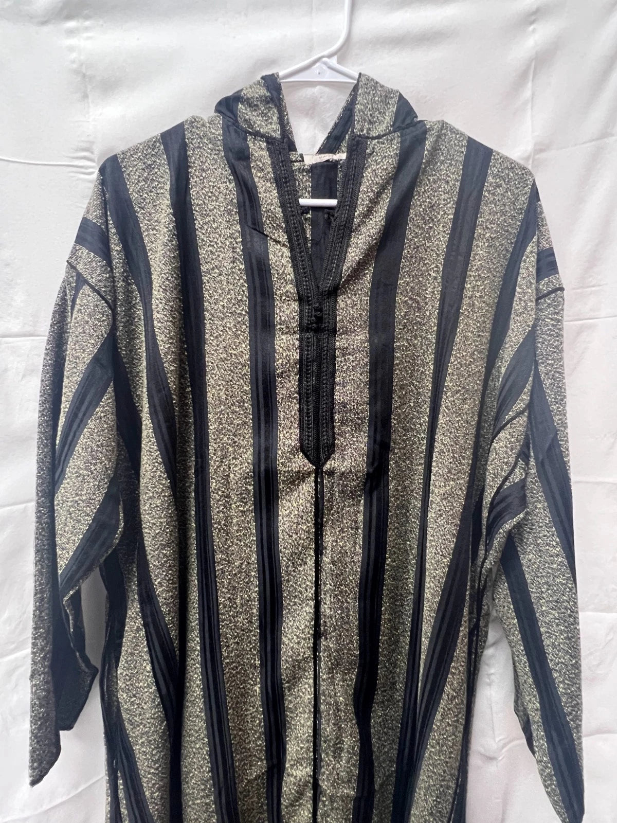 Men's Moroccan Striped Hoodie Thobe - Black/Gold